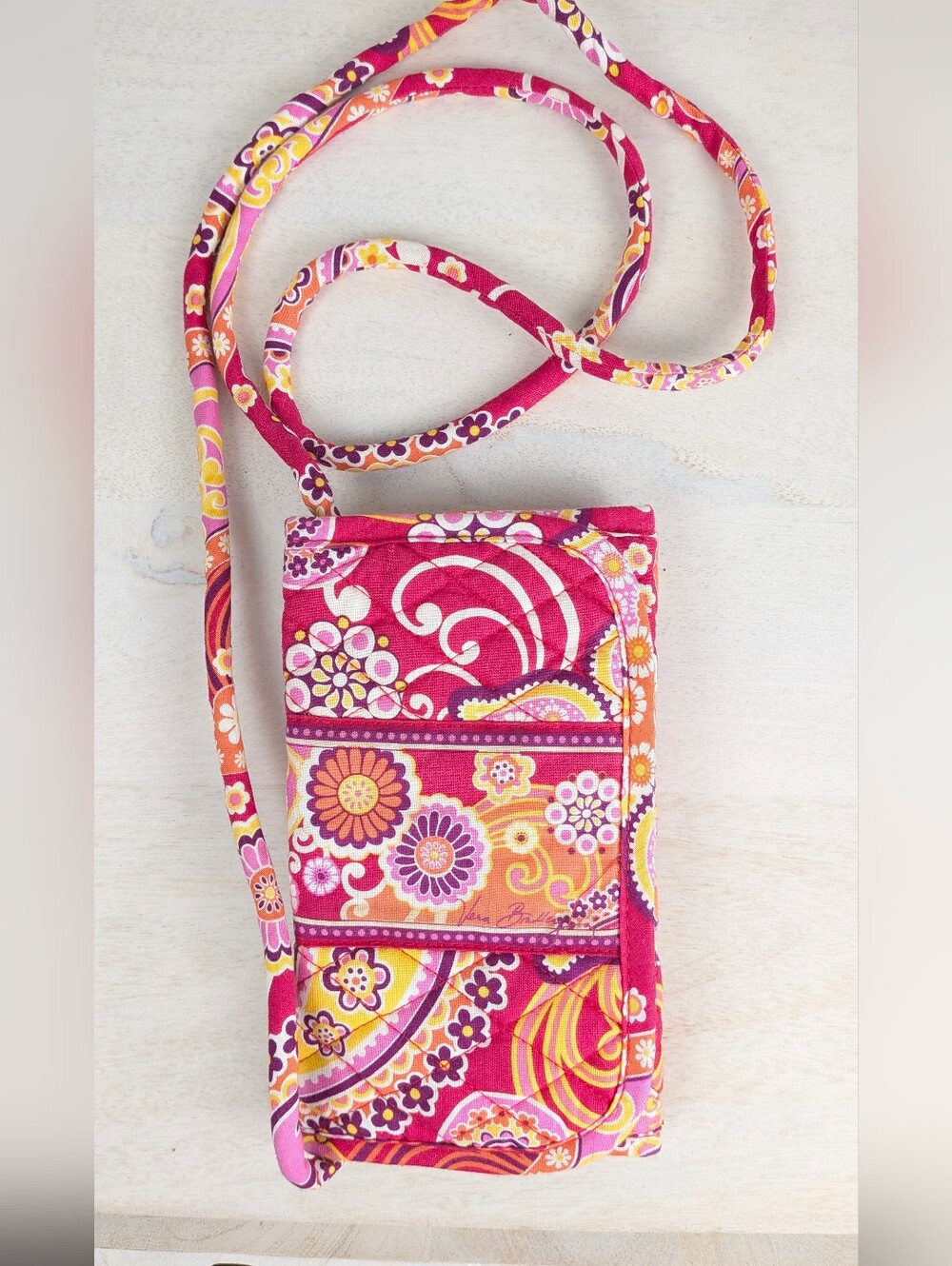 Vera Bradley Sleek Wallet Crossbody Raspberry Fizz Like New Retired Pattern
